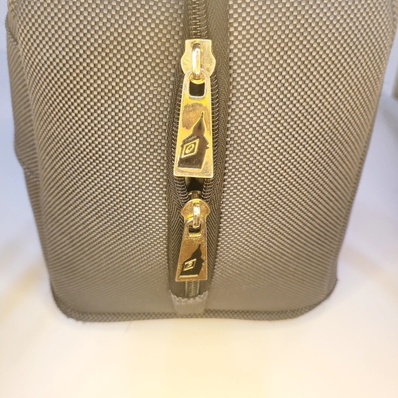 London Fog Oxford Style Cabin Bag Carry On Over Night Luggage Satchel Under Seat - Picture 10 of 12